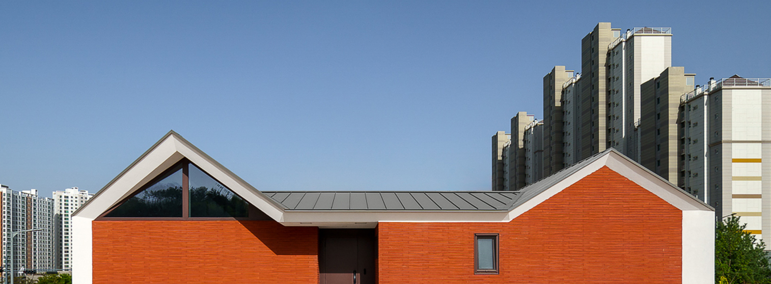 <br><span class="text1">지속 가능한 건축으로 지속 가능한<br>내일을 만들어갑니다.</span><br><span class="text2">HAMMER SOUND</span>